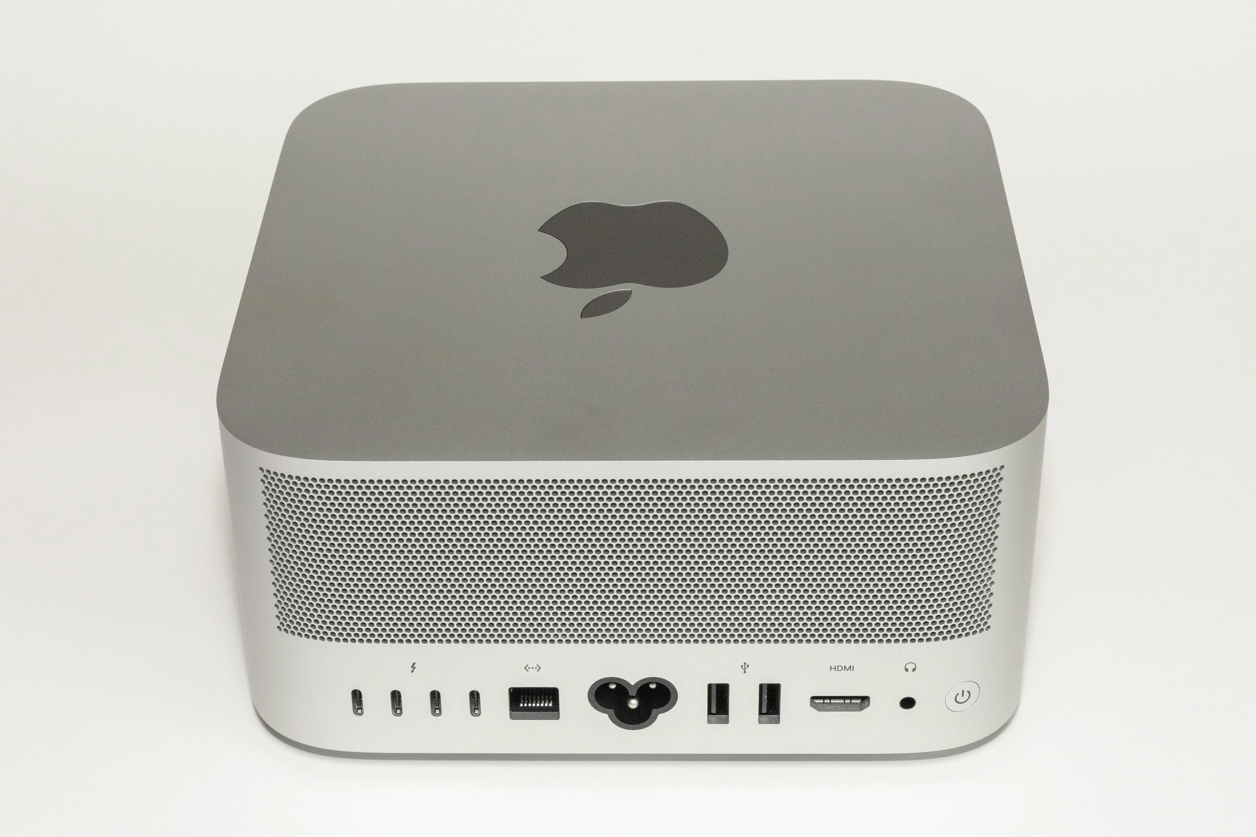 Apple Silicon 데스크톱 후면 포트 제품 사진