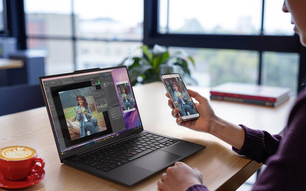 ThinkPad X1 Carbon Gen 13의 업무용 사용 장면 공식 제품 사진