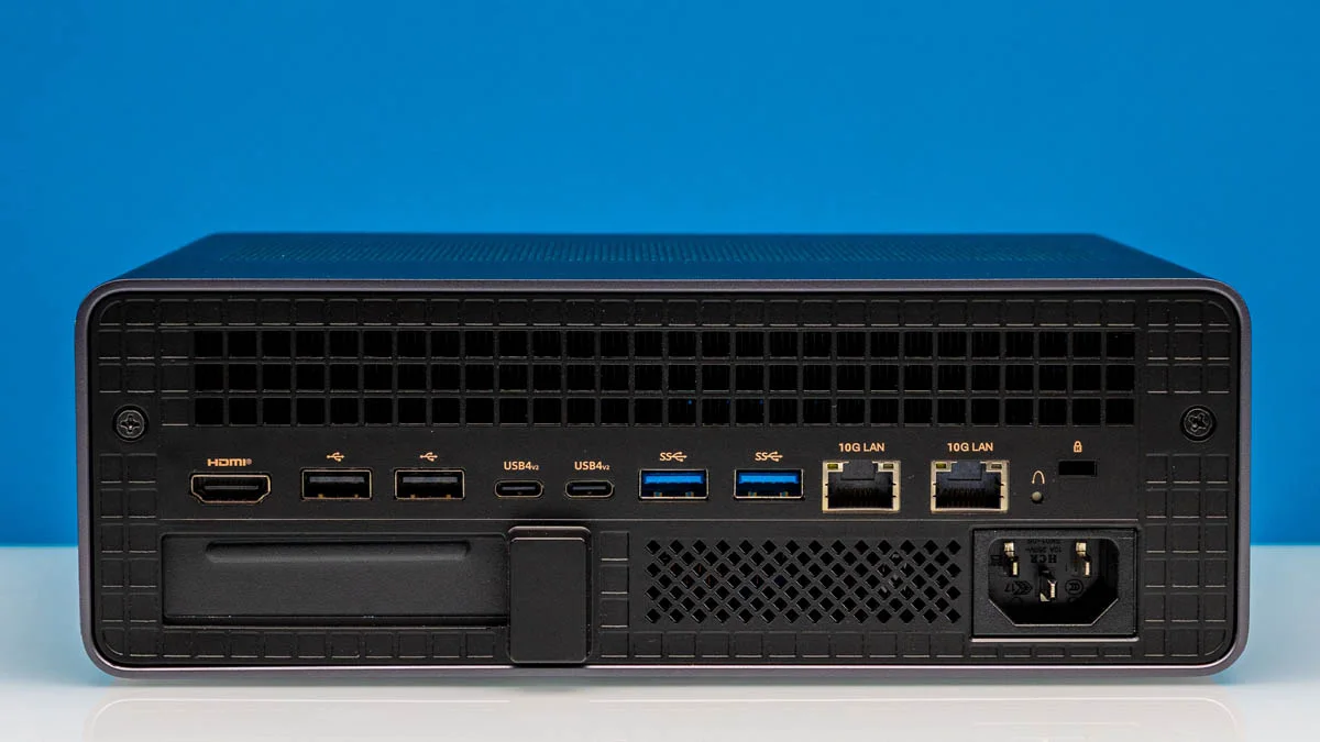 MINISFORUM MS-S1 Max 후면 포트 제품 사진