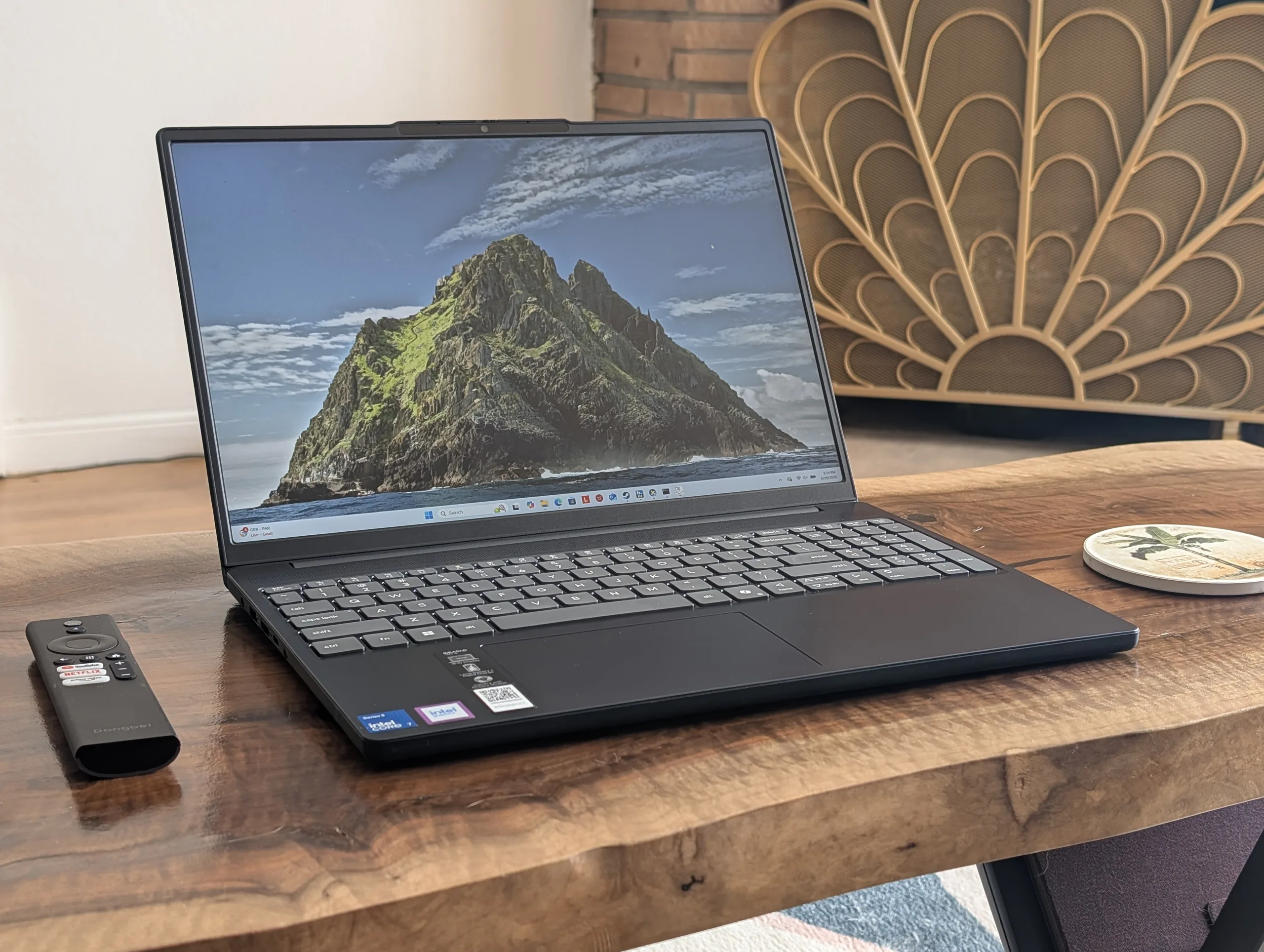 Lenovo IdeaPad Slim 3 15IWC11 노트북 상판과 전체 외형