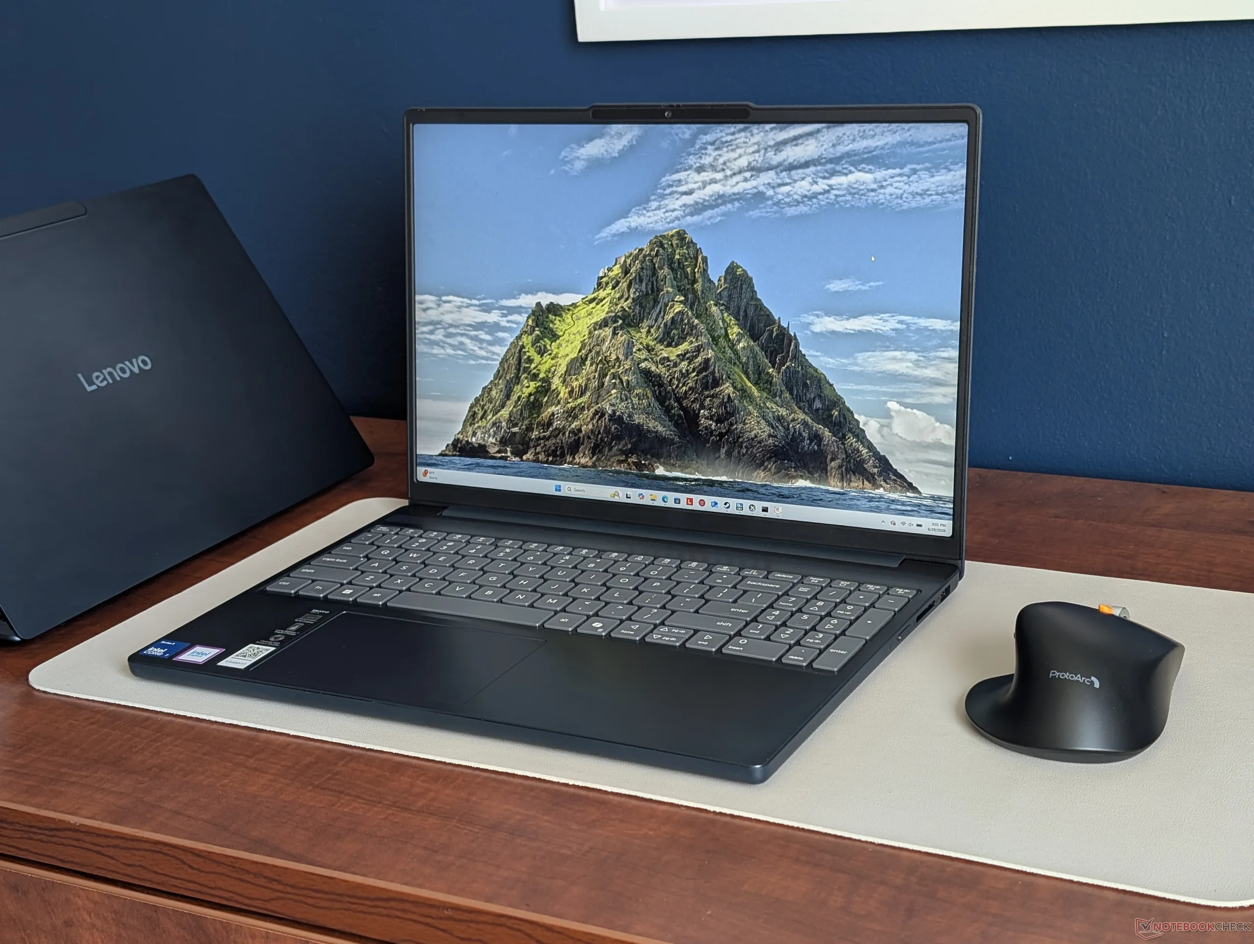 Lenovo IdeaPad Slim 3 15IWC11 실제 제품 개방 상태