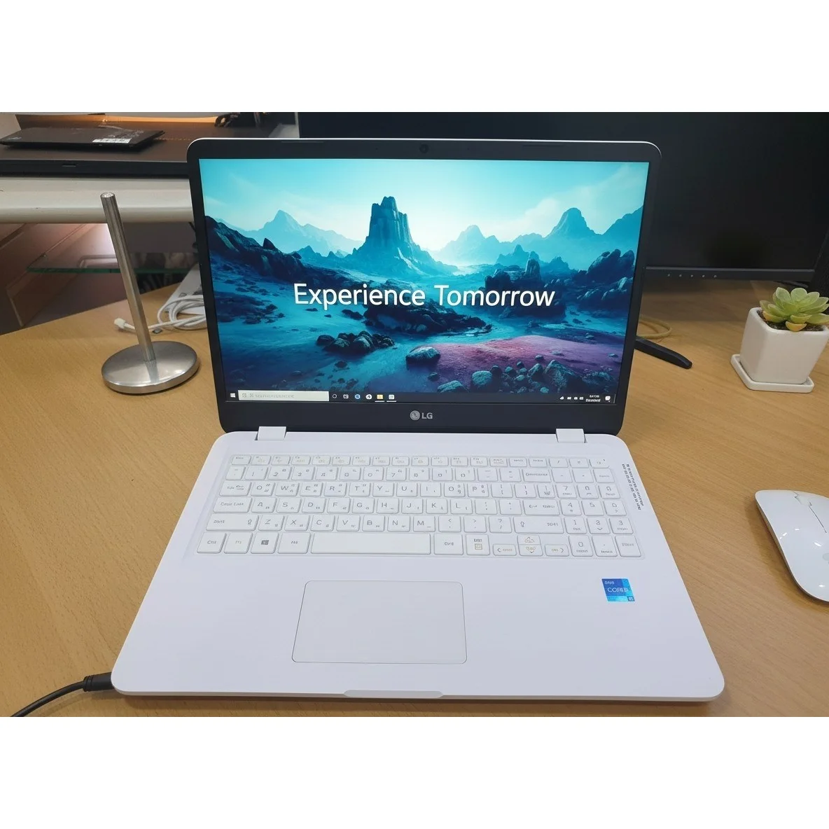 LG UltraPC 15U50P 노트북 실제 제품 이미지